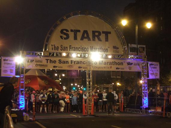  sfmarthon72510startline.jpg